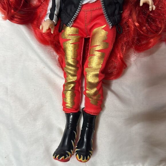 Rainbow High Series 1 Ruby Anderson Doll. - Picture 4 of 7